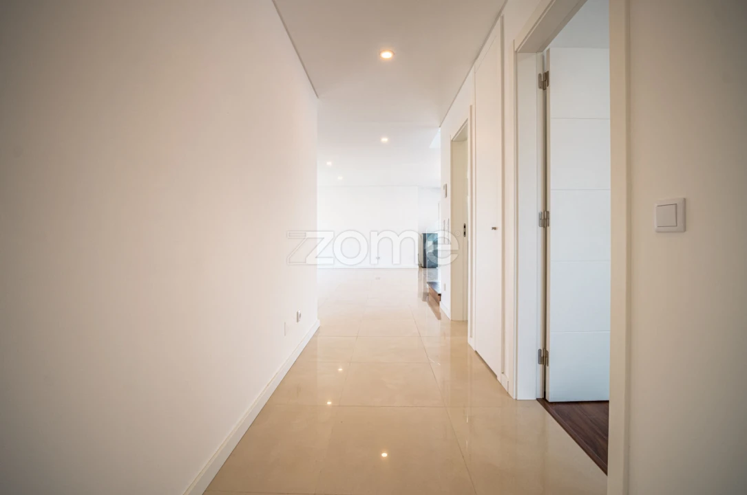 Moradia T5 para Venda em São Domingos de Rana Foto 5