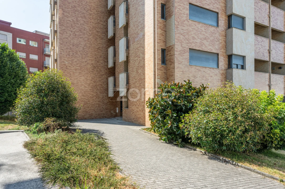 Apartamento T3 para Venda em Nogueira, Fraião e Lamaçães Foto 2