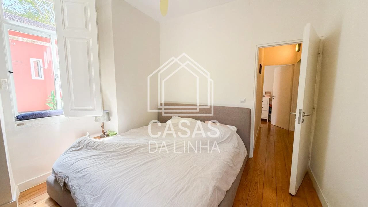 Prédio para Venda em Carcavelos e Parede Foto 11