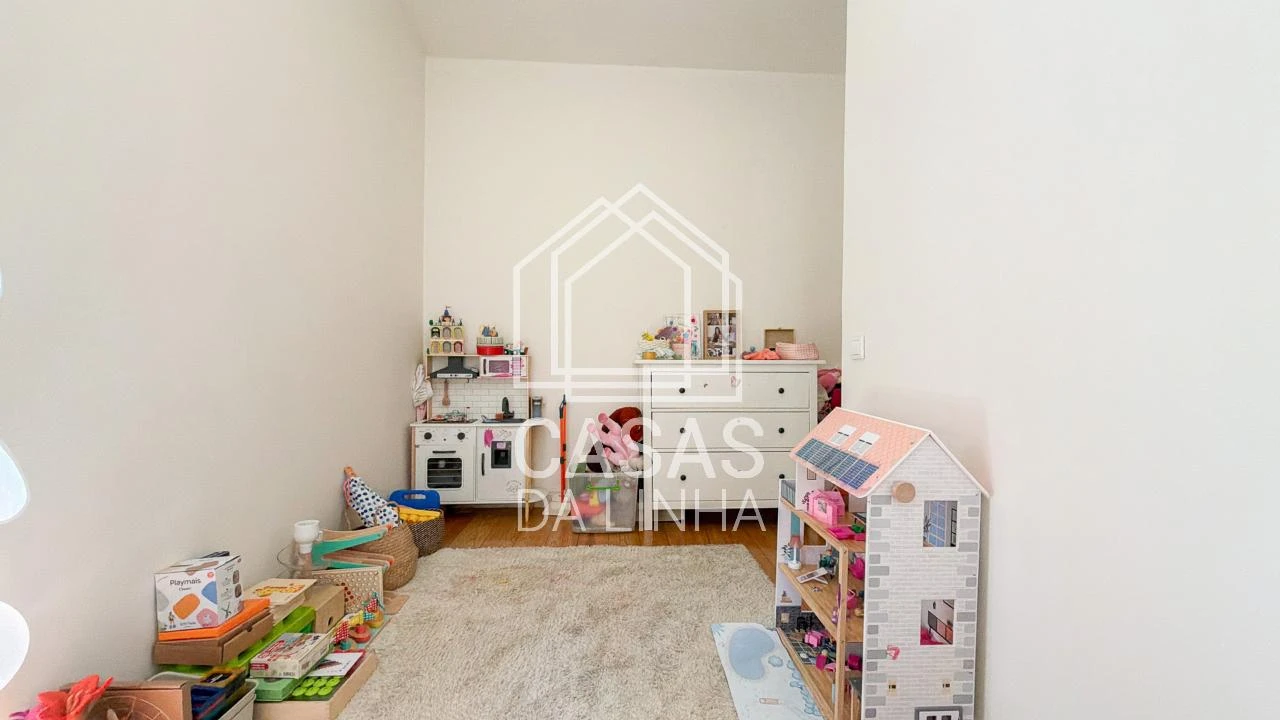 Prédio para Venda em Carcavelos e Parede Foto 16