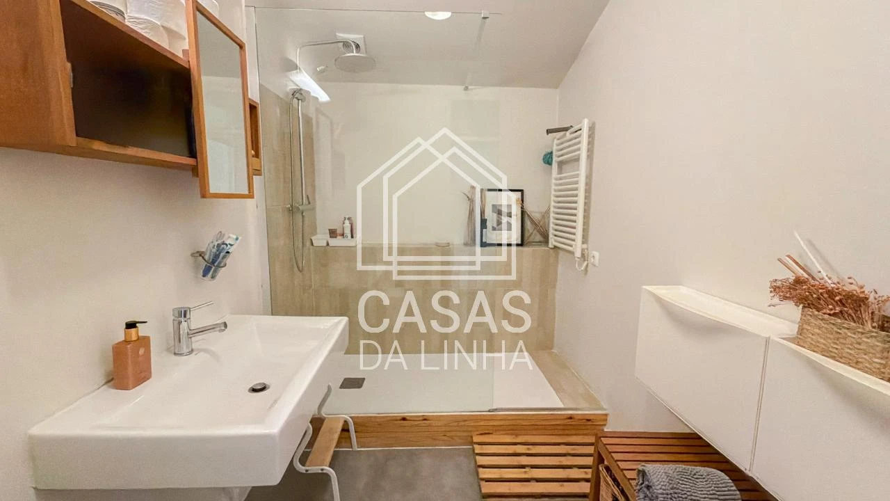 Prédio para Venda em Carcavelos e Parede Foto 32