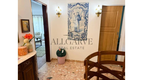 Moradia T5 para Venda em Oeiras e São Julião da Barra, Paço de Arcos e Caxias