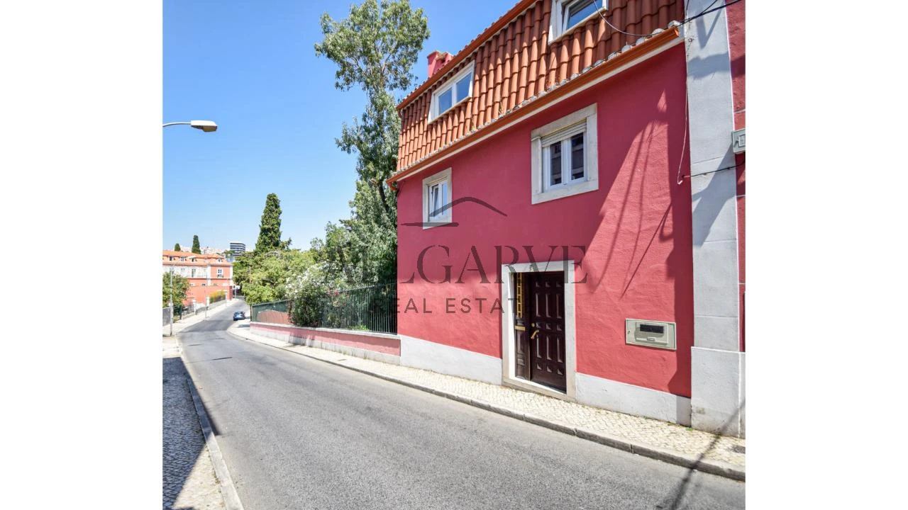 Moradia T5 para Venda em Oeiras e São Julião da Barra, Paço de Arcos e Caxias Foto 1