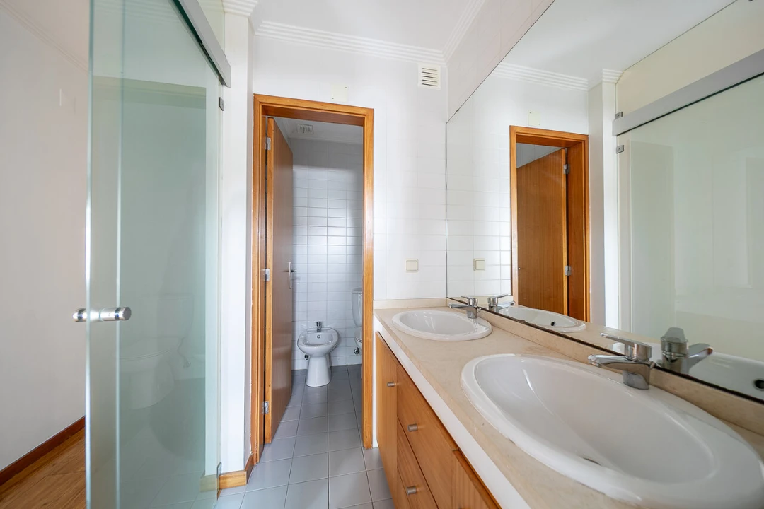 Apartamento T3 para Venda em Arcozelo Foto 17