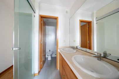 Apartamento T3 para Venda em Arcozelo