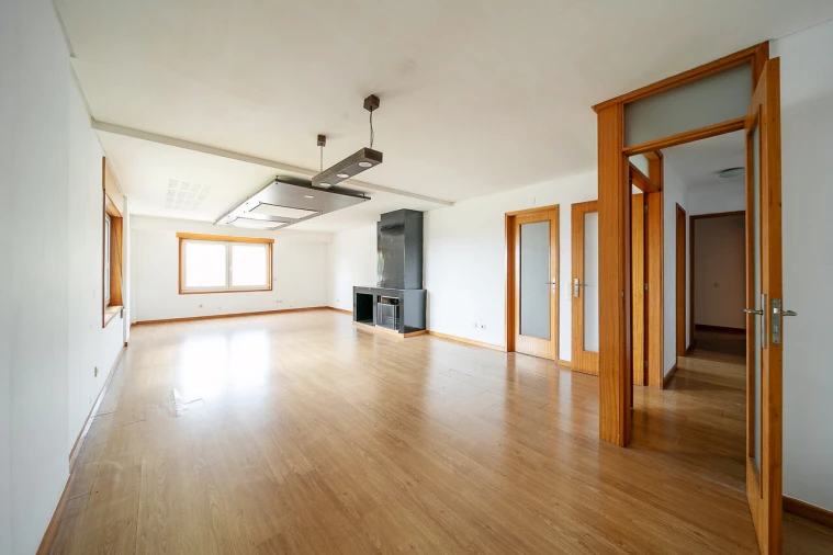 Apartamento T3 para Venda em Arcozelo Foto 2