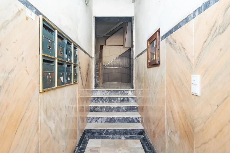 Apartamento T2 para Venda em Barreiro e Lavradio Foto 3