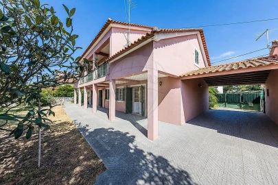 Moradia T6 para Venda em Azeitão (São Lourenço e São Simão)