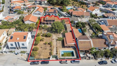 Moradia T6 para Venda em Azeitão (São Lourenço e São Simão)