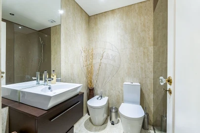Moradia T4 para Venda em Arcozelo