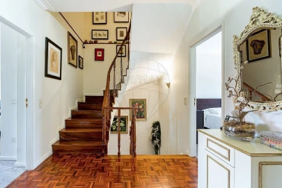 Moradia T4 para Venda em Arcozelo