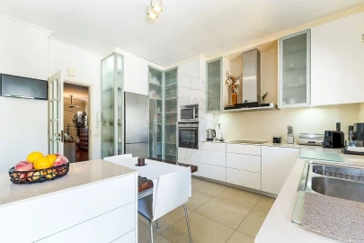 Moradia T4 para Venda em Arcozelo