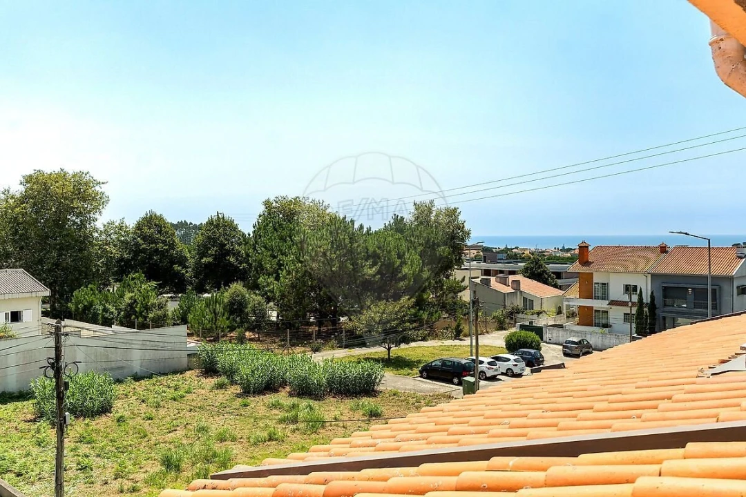 Moradia T4 para Venda em Arcozelo Foto 35