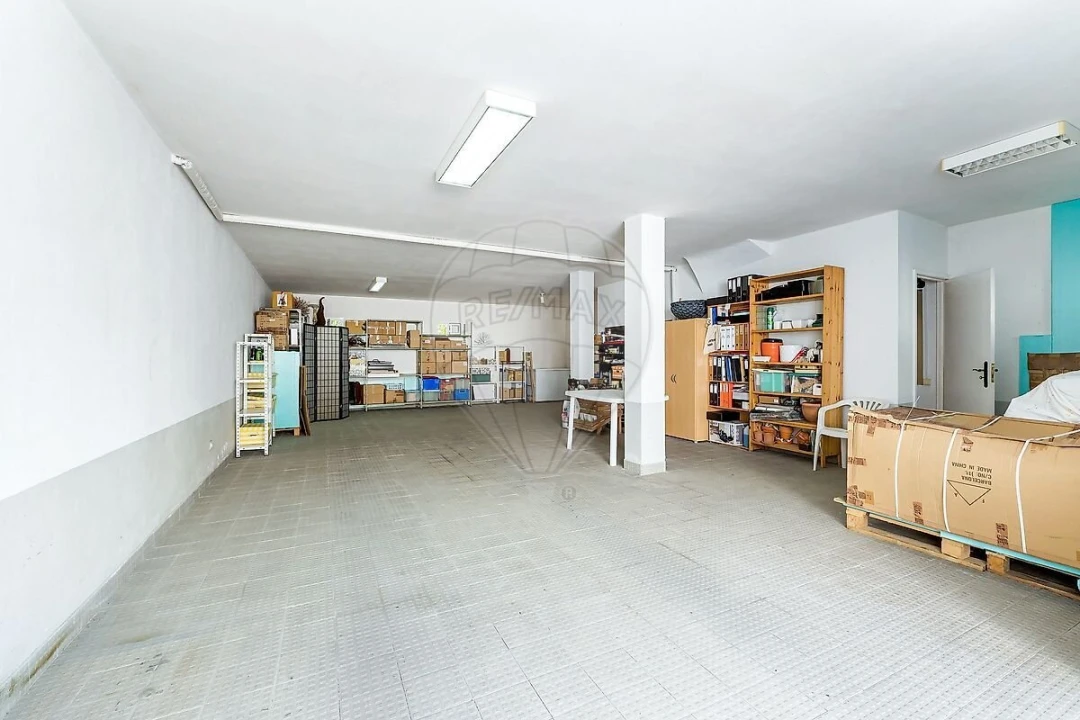 Moradia T4 para Venda em Arcozelo Foto 43