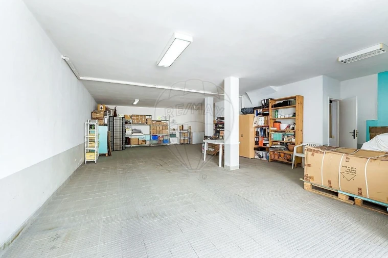 Moradia T4 para Venda em Arcozelo Foto 43