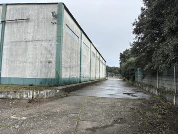 Armazém para Venda em Bugalhos