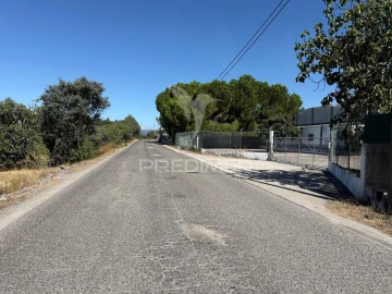 Armazém para Venda em Bugalhos