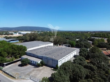 Armazém para Venda em Bugalhos