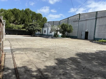 Armazém para Venda em Bugalhos