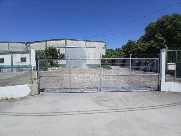 Armazém para Venda em Bugalhos