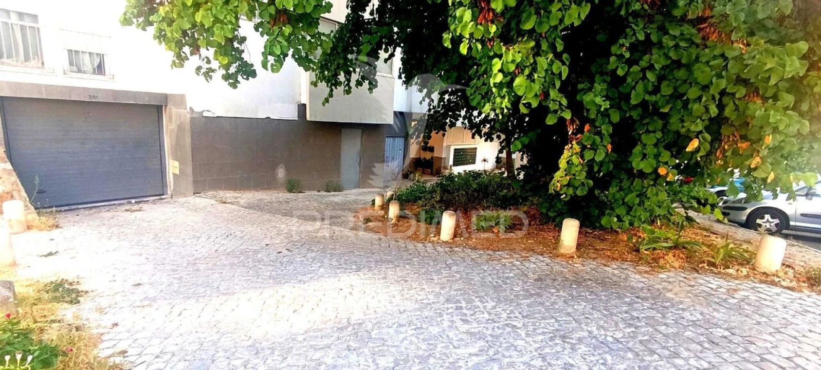Garagem para Venda em Olivais Foto 1