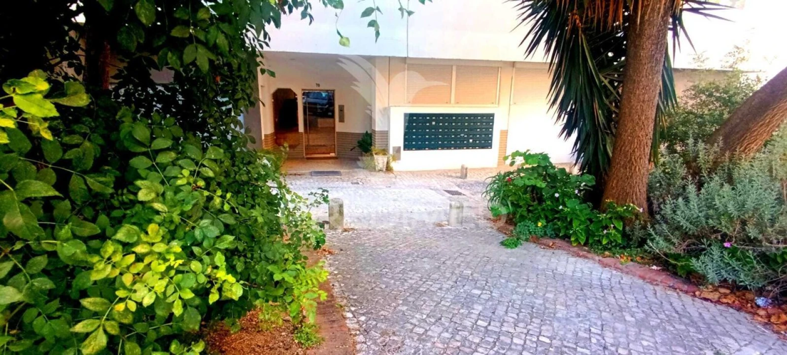 Garagem para Venda em Olivais Foto 2