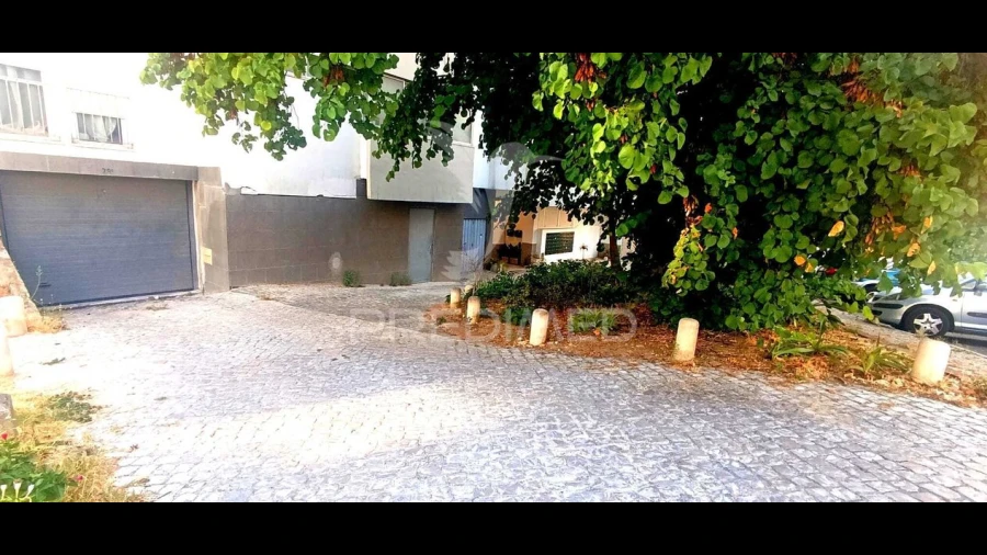 Garagem para Venda em Olivais