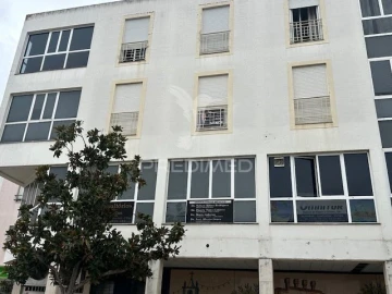 Apartamento T4 para Venda em Almeirim