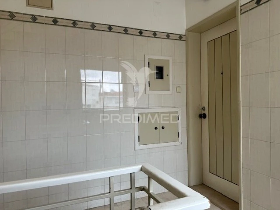 Apartamento T4 para Venda em Almeirim Foto 6