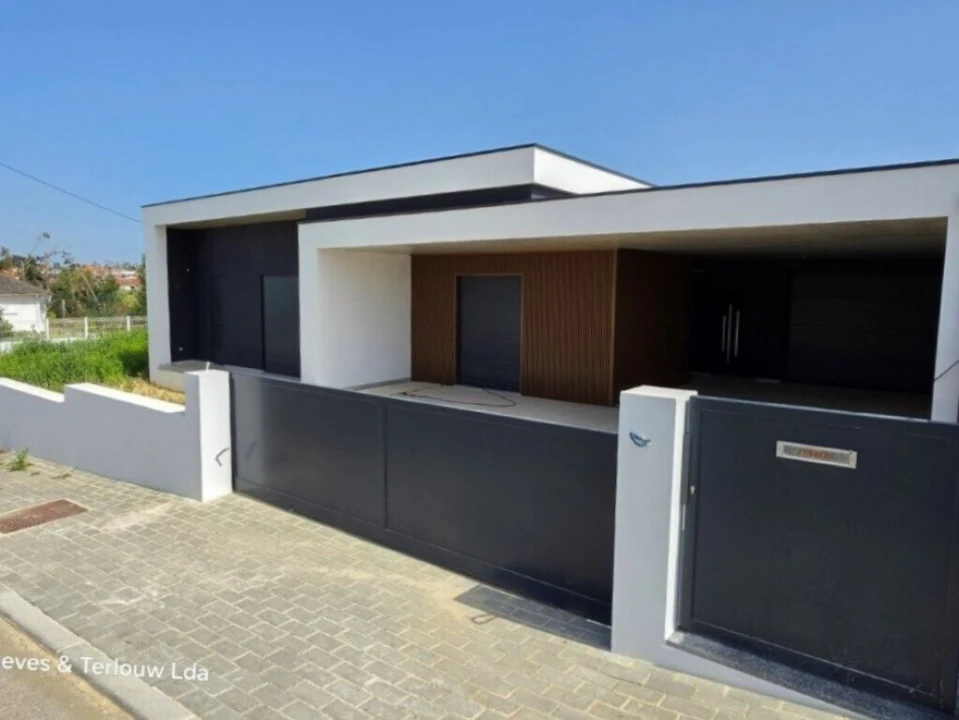 Moradia T3 para Venda em Souto da Carpalhosa e Ortigosa Foto 1