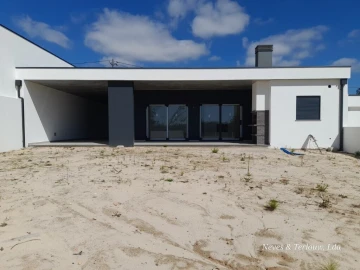Moradia T3 para Venda em Souto da Carpalhosa e Ortigosa