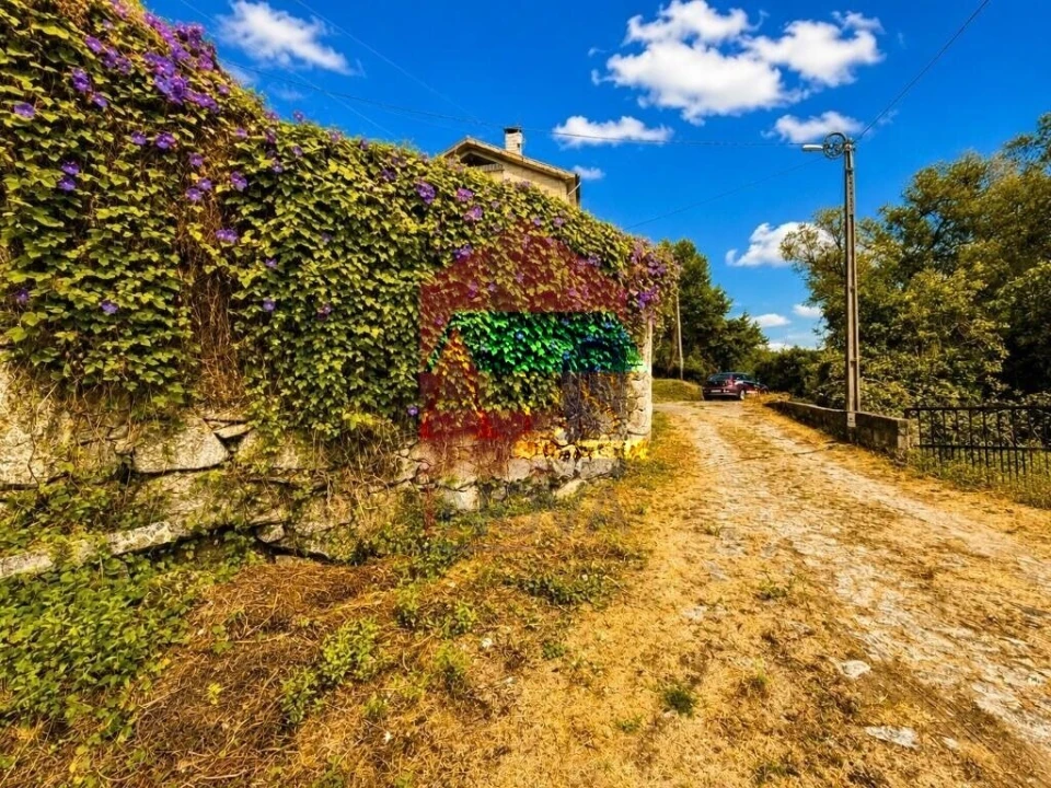 Moradia T1 para Venda em Oriz (Santa Marinha) e Oriz (São Miguel) Foto 8