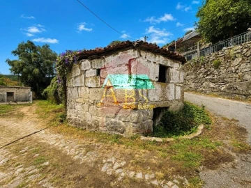 Moradia T1 para Venda em Oriz (Santa Marinha) e Oriz (São Miguel)