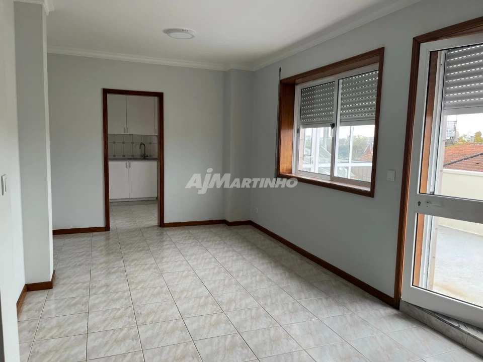 Apartamento T1 para Arrendamento em Pedrouços Foto 4