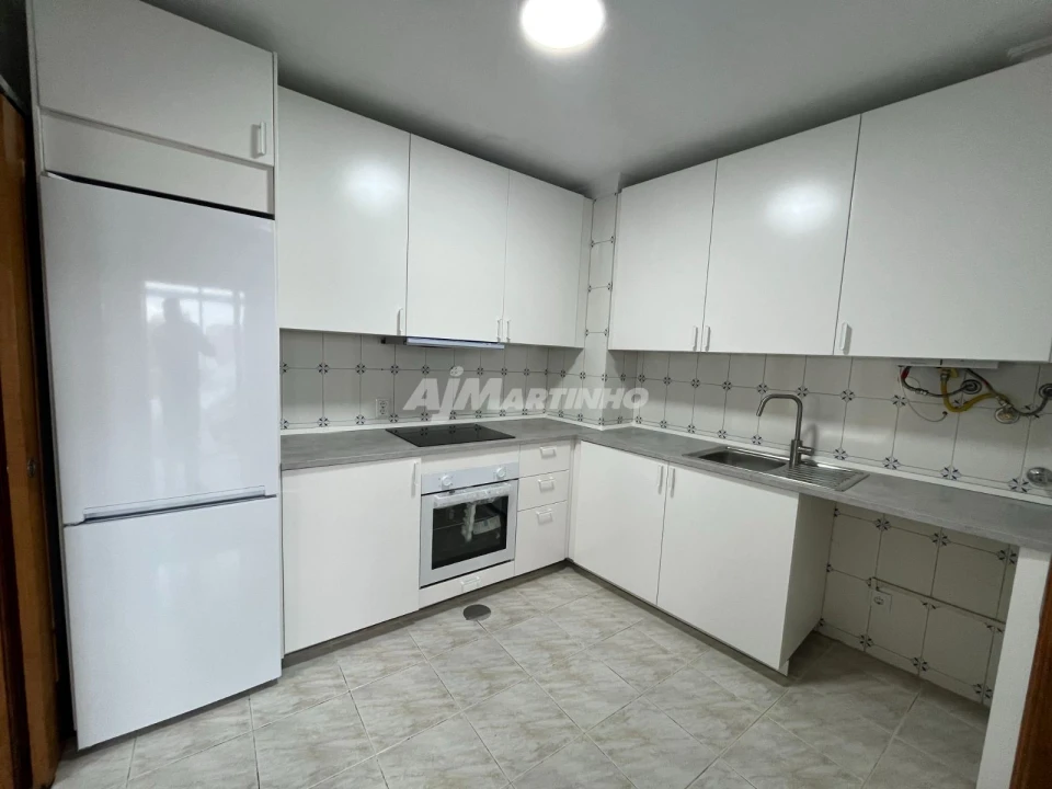 Apartamento T1 para Arrendamento em Pedrouços Foto 7