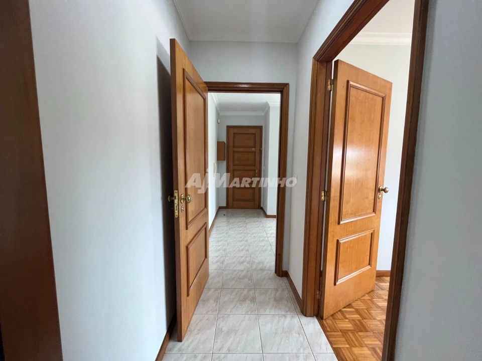Apartamento T1 para Arrendamento em Pedrouços Foto 11