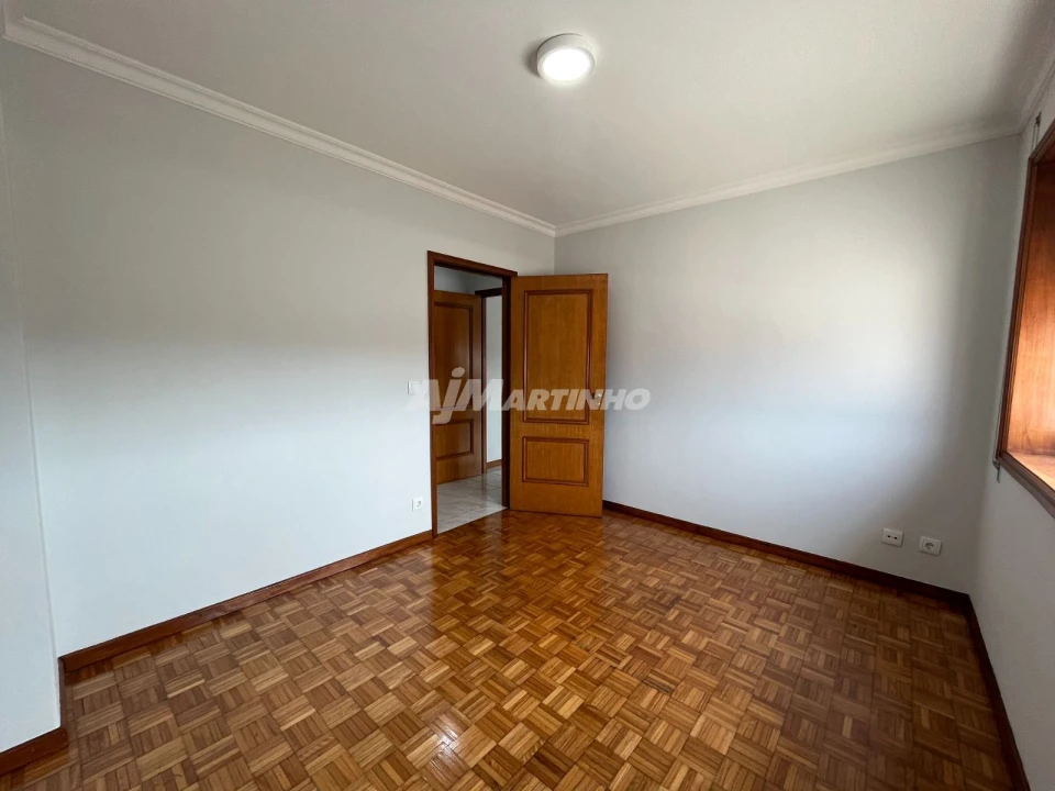 Apartamento T1 para Arrendamento em Pedrouços Foto 12