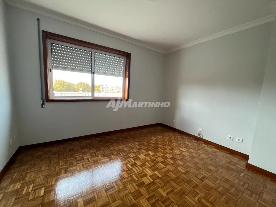 Apartamento T1 para Arrendamento em Pedrouços Foto 13