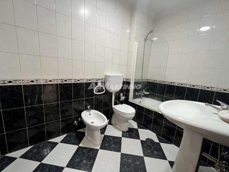 Apartamento T1 para Arrendamento em Pedrouços Foto 14