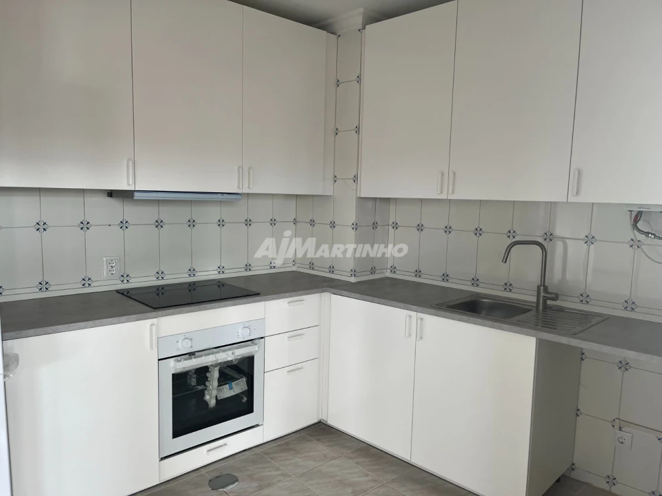 Apartamento T1 para Arrendamento em Pedrouços Foto 6