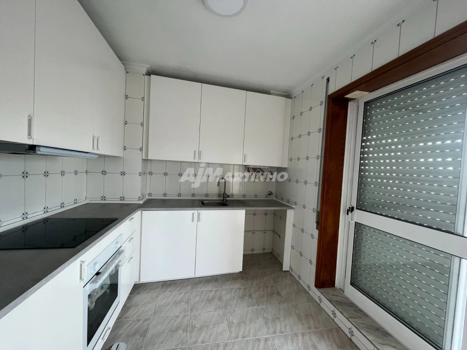 Apartamento T1 para Arrendamento em Pedrouços Foto 8
