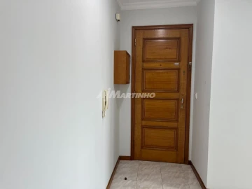 Apartamento T1 para Arrendamento em Pedrouços