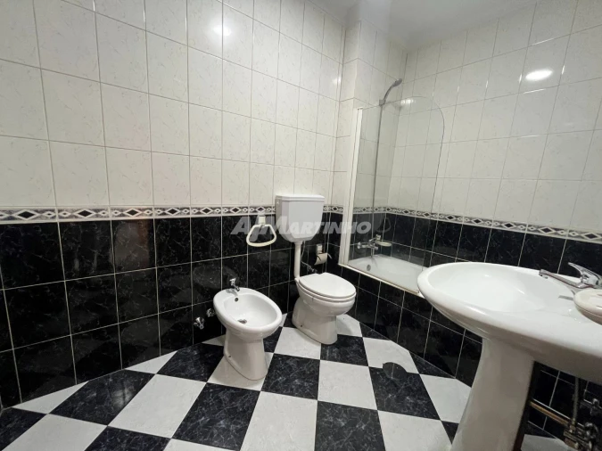 Apartamento T1 para Arrendamento em Pedrouços Foto 14