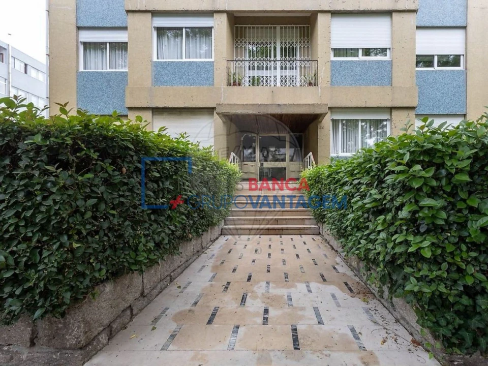Apartamento T3 para Venda em Lordelo do Ouro e Massarelos Foto 1