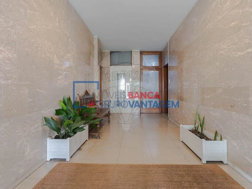 Apartamento T3 para Venda em Lordelo do Ouro e Massarelos Foto 3