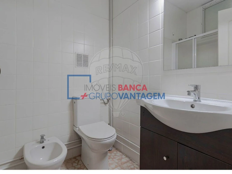 Apartamento T3 para Venda em Lordelo do Ouro e Massarelos Foto 16