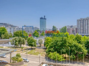 Apartamento T3 para Venda em Cidade da Maia
