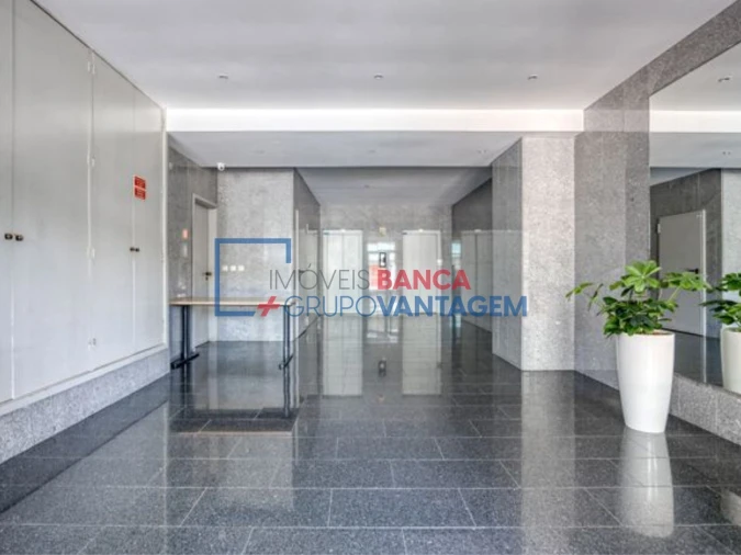 Apartamento T3 para Venda em Cidade da Maia Foto 2