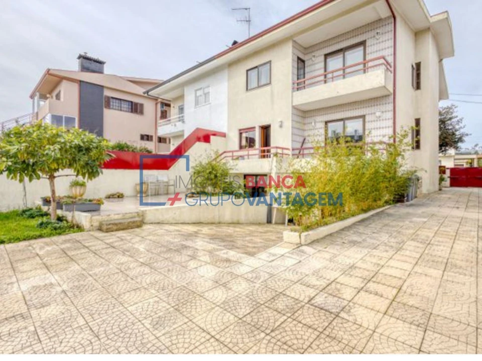 Moradia T4 para Venda em Cidade da Maia Foto 1
