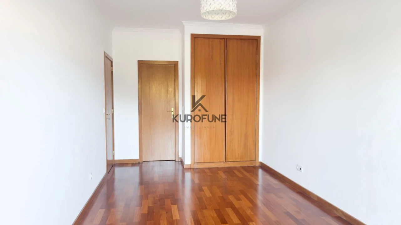 Apartamento T2 para Arrendamento em Madalena Foto 2